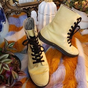DMs Canvas 8i Lite Yellow Boots in W US8/UK6